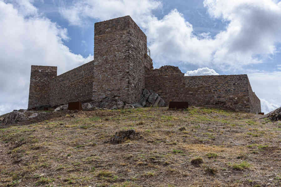 Huelva - Aracena 36 - castillo de Aracena.jpg